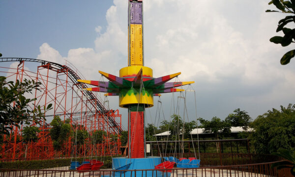 VERTICAL SWING TOWER PHOTO